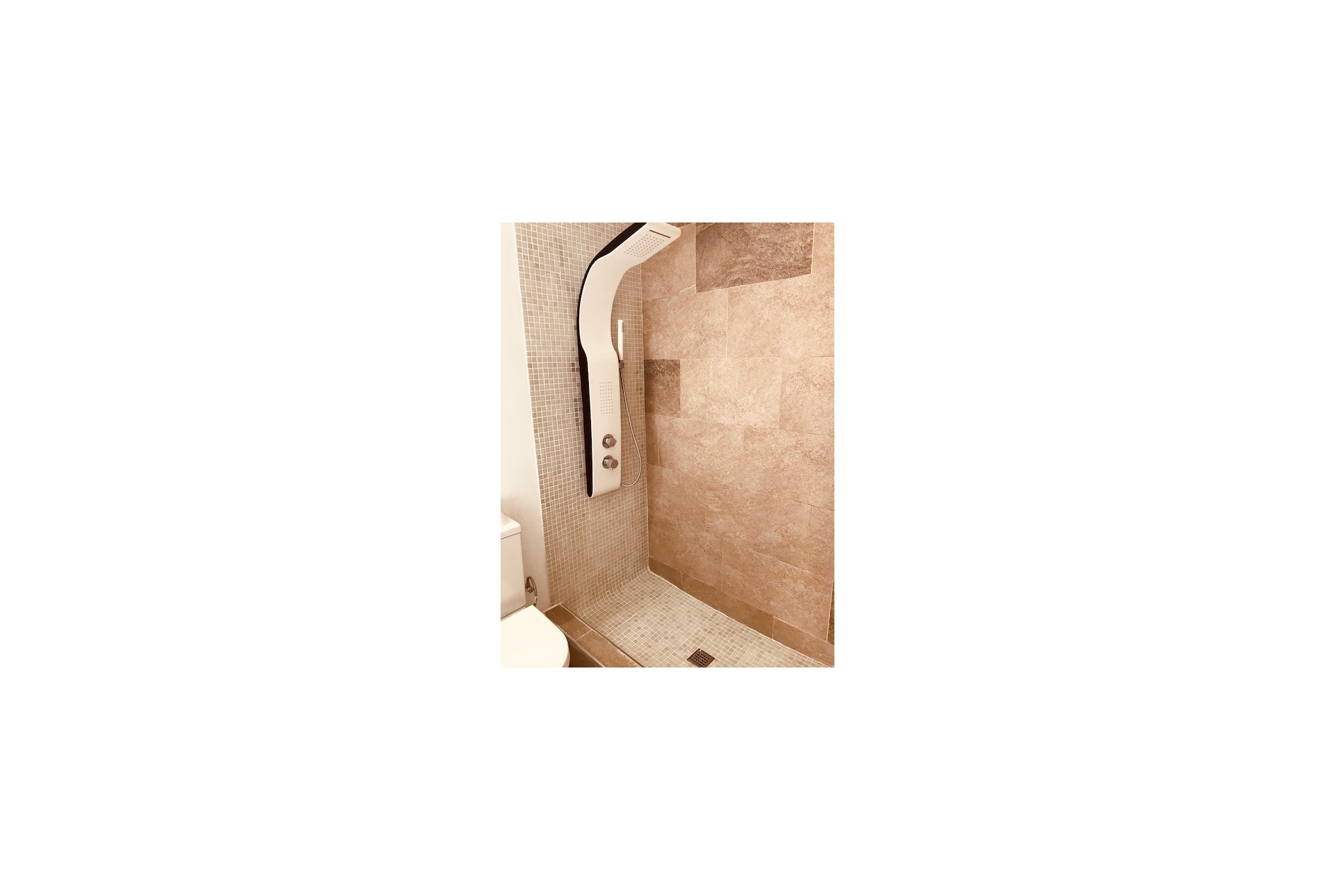 For sale - 6 Bedroom 5 Bathroom Detached House / Villa in Ciudad Quesada - Golf La Marquesa (Ciudad Quesada)  - Alicante
