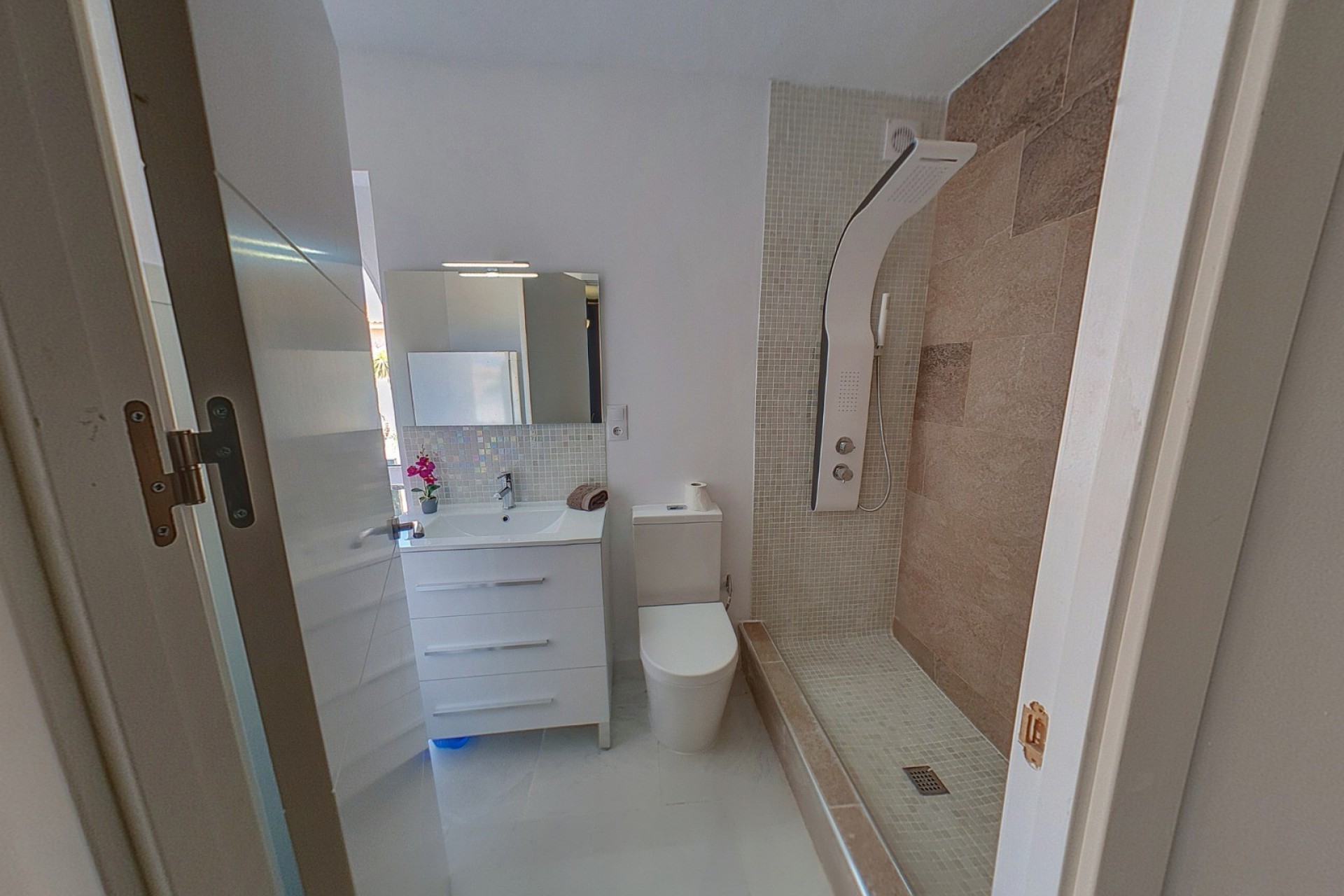 For sale - 6 Bedroom 5 Bathroom Detached House / Villa in Ciudad Quesada - Golf La Marquesa (Ciudad Quesada)  - Alicante