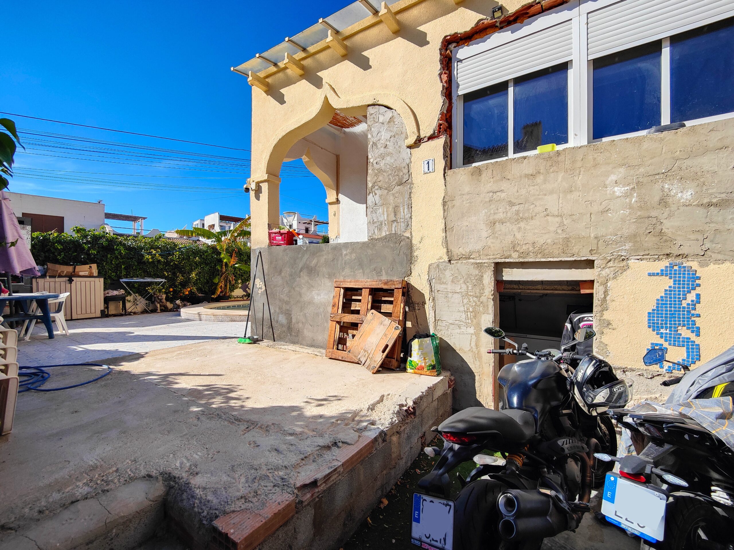 For sale - 4 Bedroom 2 Bathroom Town House in San Miguel de Salinas -  - Alicante