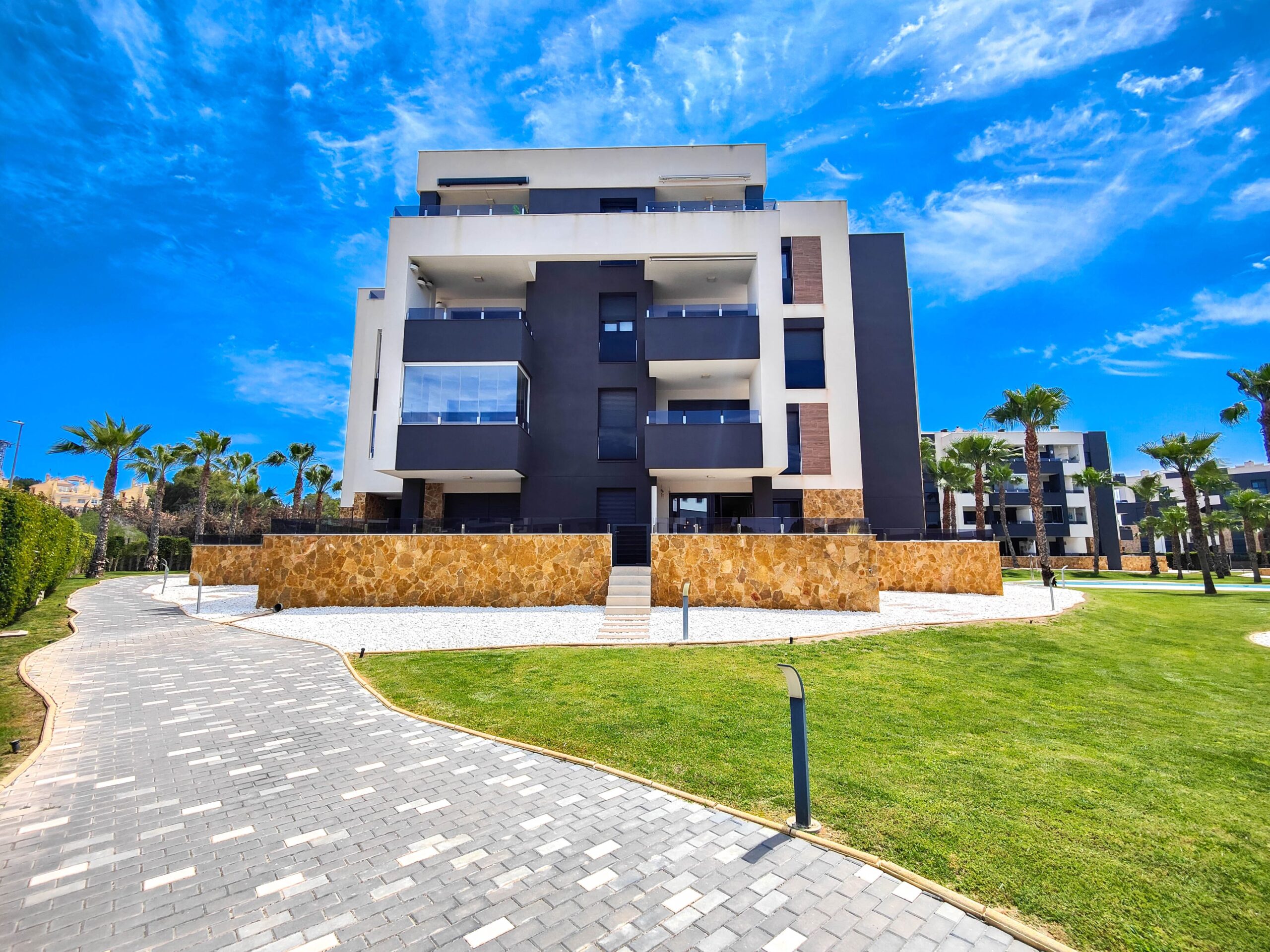 For sale - 2 Bedroom 2 Bathroom Apartment in Los Altos -  - Alicante