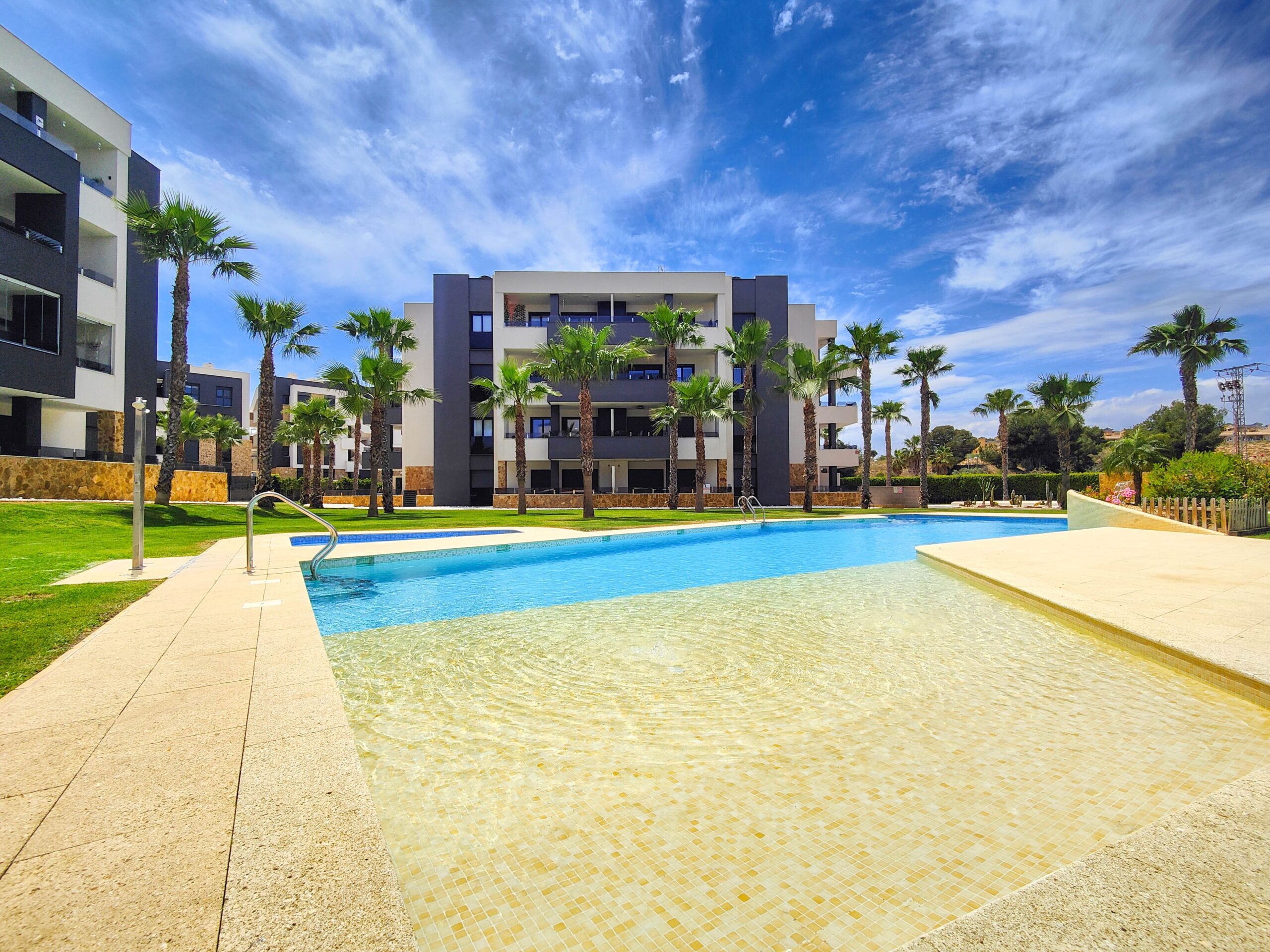 For sale - 2 Bedroom 2 Bathroom Apartment in Los Altos -  - Alicante