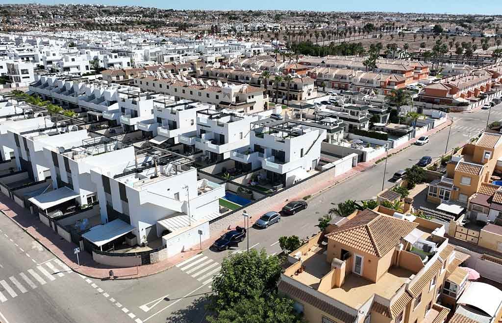 For sale - 3 Bedroom 2 Bathroom Townhouse in Rojales - Ciudad Quesada  - Alicante