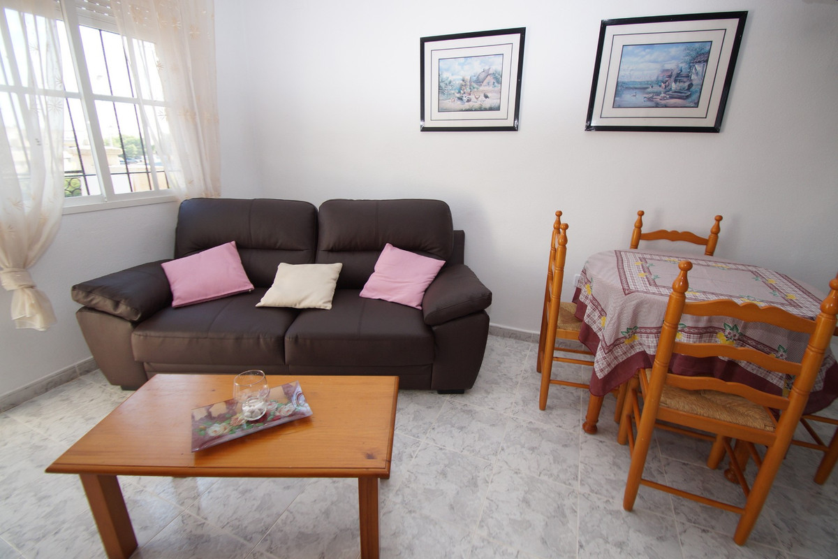 For sale - 2 Bedroom 1 Bathroom Top Floor apartment in Playa Flamenca - Playa Flamenca  - Alicante