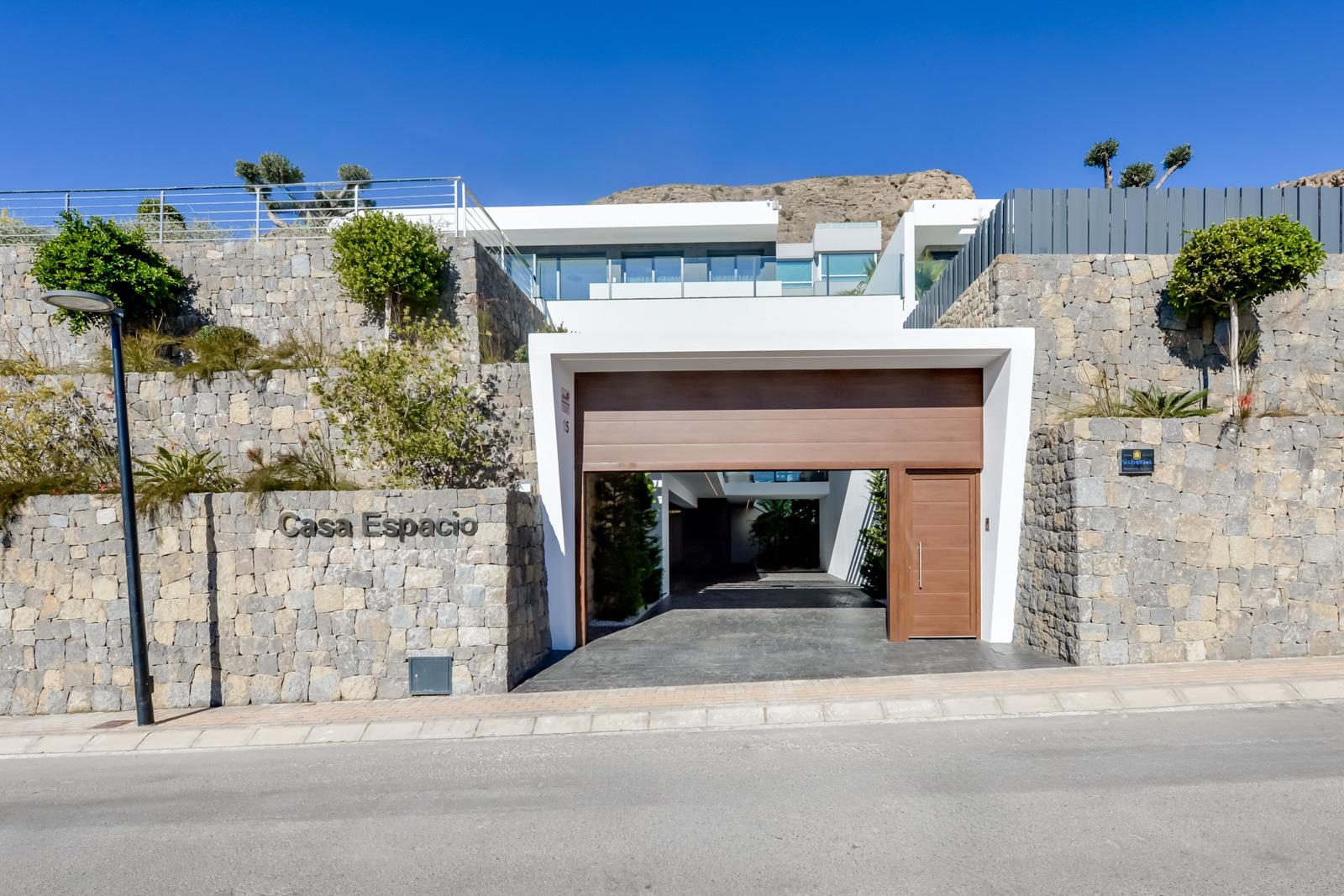 New Build - 8 Bedroom 5 Bathroom Villa in Finestrat - Sierra Cortina  - Alicante