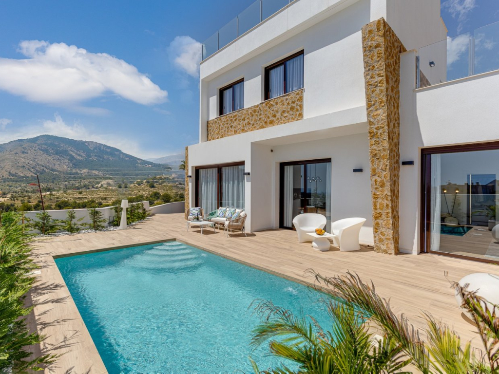 4 Bedroom 4 Bathroom Villa in Finestrat