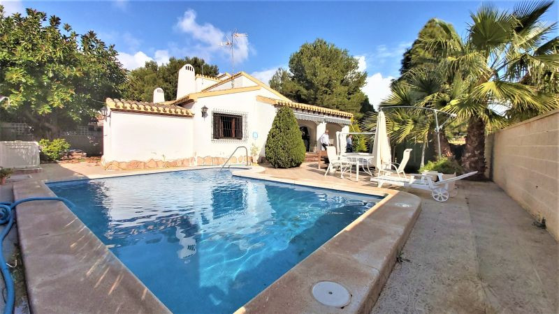 For sale - 4 Bedroom 3 Bathroom Detached Villa in Punta Prima -   - Alicante