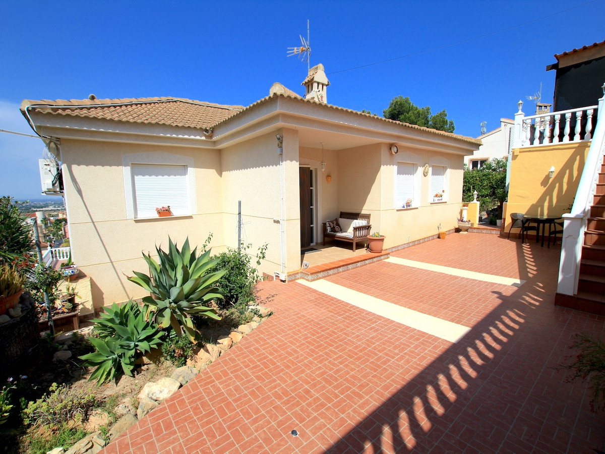 For sale - 3 Bedroom 2 Bathroom House - Detached Villa in Algorfa - Algorfa Centro  - Alicante