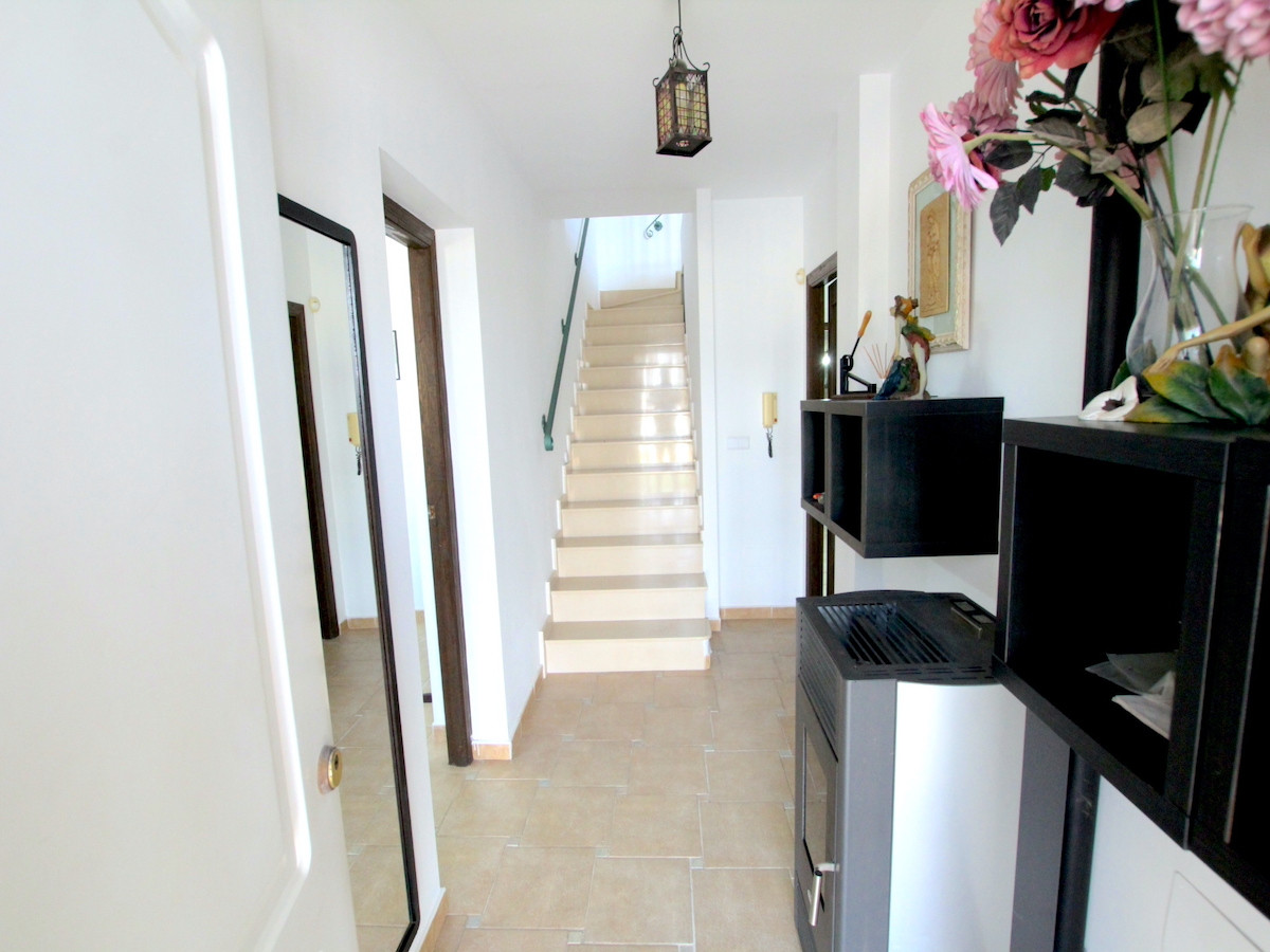 For sale - 3 Bedroom 2 Bathroom House - Detached Villa in Algorfa - Algorfa Centro  - Alicante