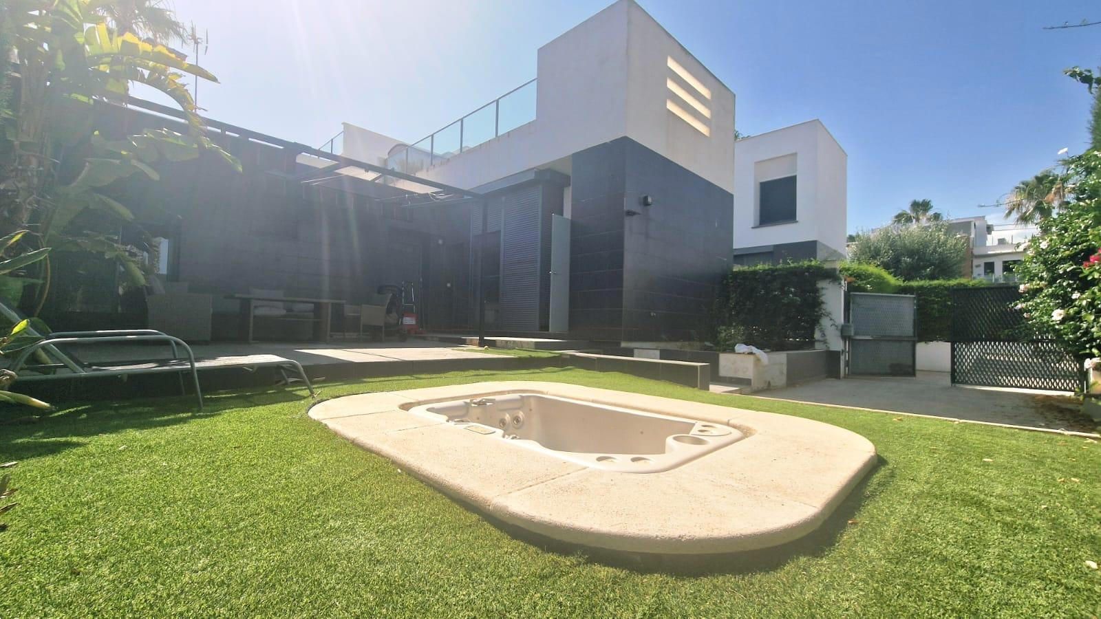 For sale - 2 Bedroom 2 Bathroom Semi-Detached House in Algorfa - La Finca Golf Resort - Alicante