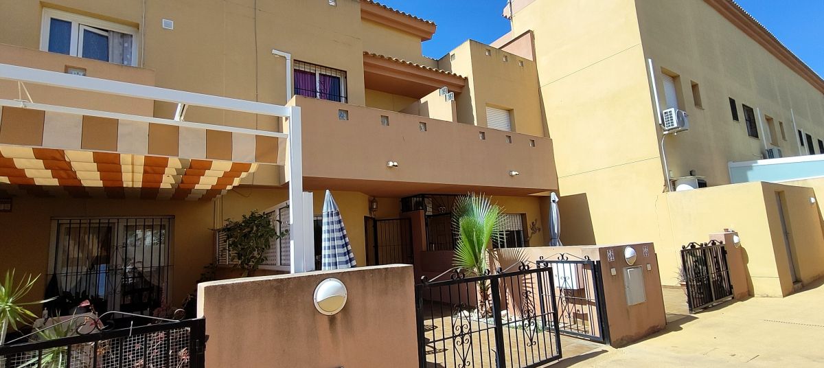 For sale - 3 Bedroom 2 Bathroom Townhouse in CABO ROIG - , CABO ROIG, Alicante, Spain - Alicante