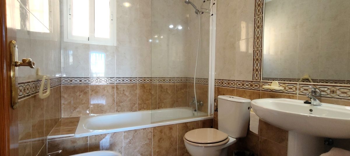 For sale - 3 Bedroom 2 Bathroom Townhouse in CABO ROIG - , CABO ROIG, Alicante, Spain - Alicante