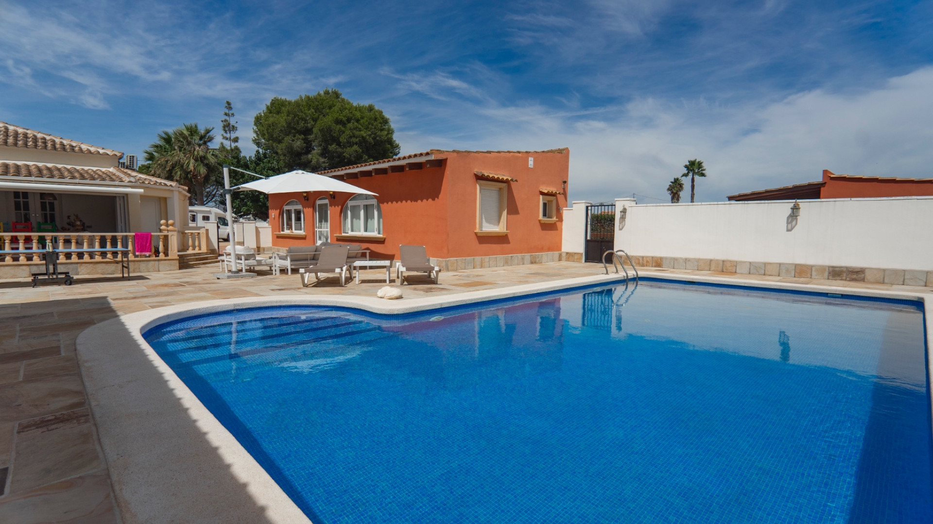 For sale - 6 Bedroom 3 Bathroom Country Property & Stables Las Heredades -   - Alicante