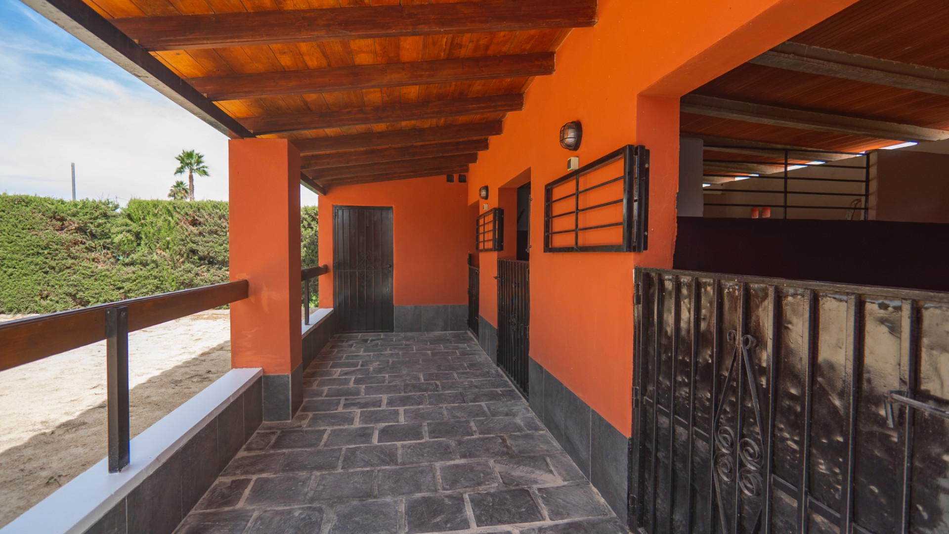 For sale - 6 Bedroom 3 Bathroom Country Property & Stables Las Heredades -   - Alicante