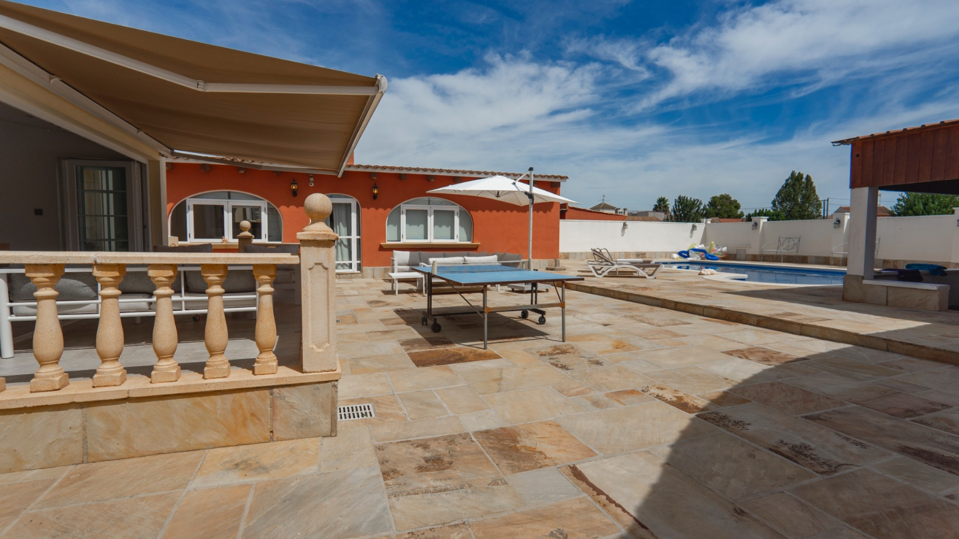 For sale - 6 Bedroom 3 Bathroom Country Property & Stables Las Heredades -   - Alicante