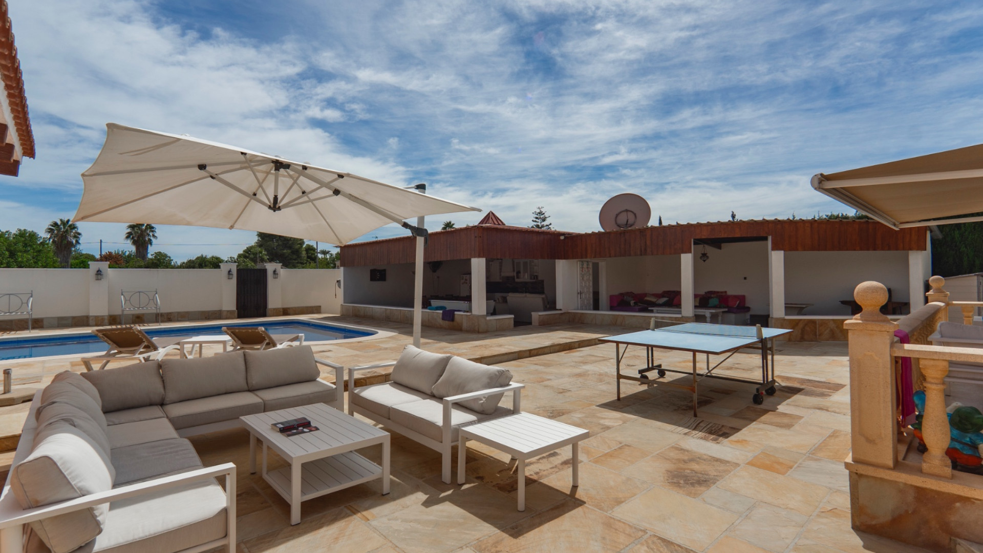 For sale - 6 Bedroom 3 Bathroom Country Property & Stables Las Heredades -   - Alicante