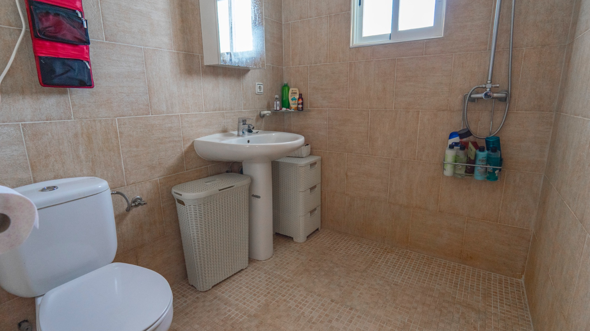 For sale - 6 Bedroom 3 Bathroom Country Property & Stables Las Heredades -   - Alicante