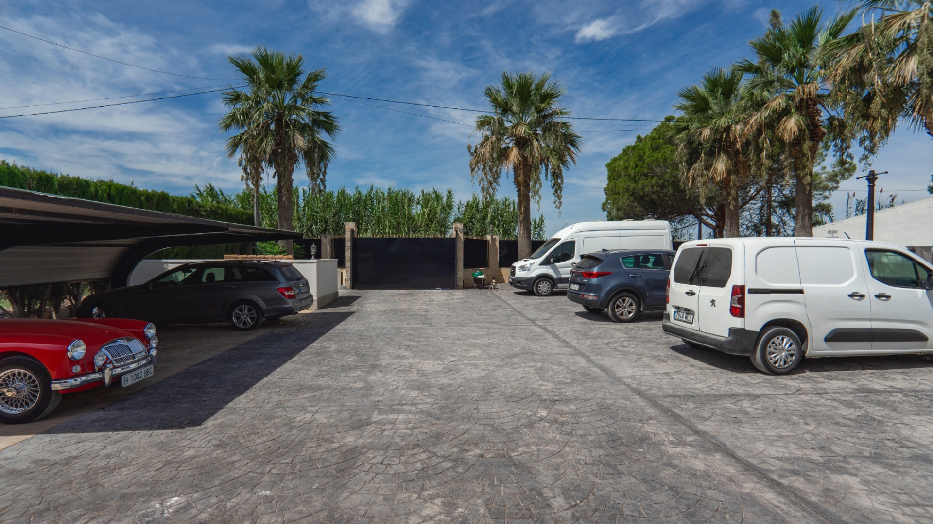 For sale - 6 Bedroom 3 Bathroom Country Property & Stables Las Heredades -   - Alicante