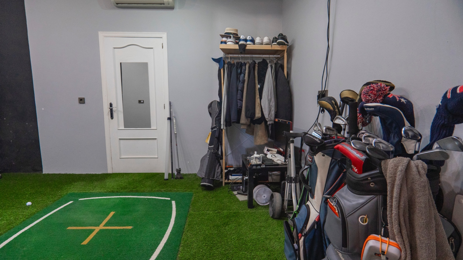 For sale - 6 Bedroom 3 Bathroom Country Property & Stables Las Heredades -   - Alicante