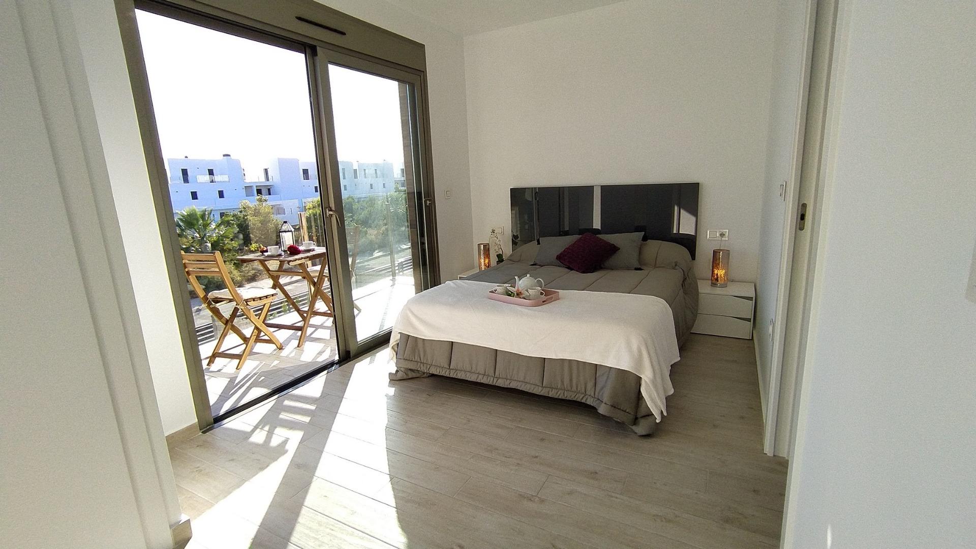 New Build - 3 Bedroom 4 Bathroom Villa in Villamartin - PAU 8  - Alicante