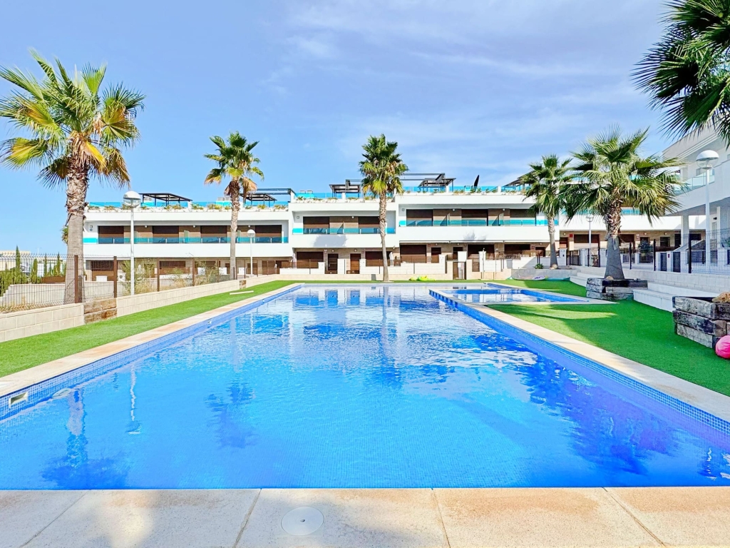 3 Bedroom 3 Bathroom Townhouse in Torrevieja