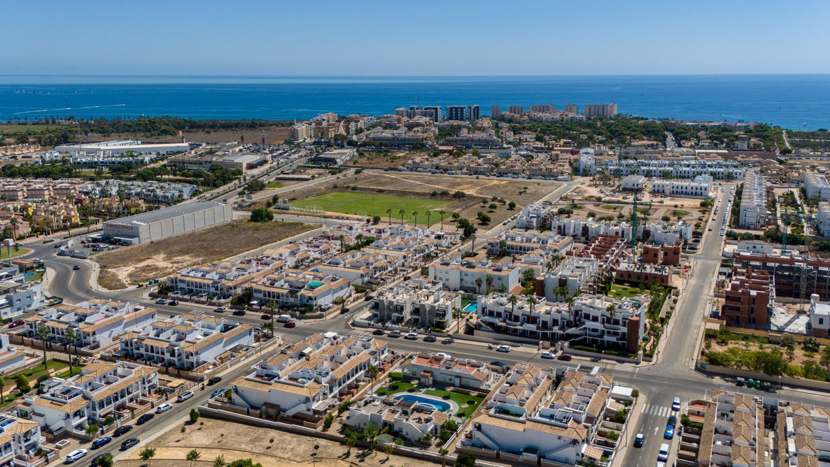 For sale - 2 Bedroom 2 Bathroom Apartment in Punta Prima - Punta Prima  - Alicante