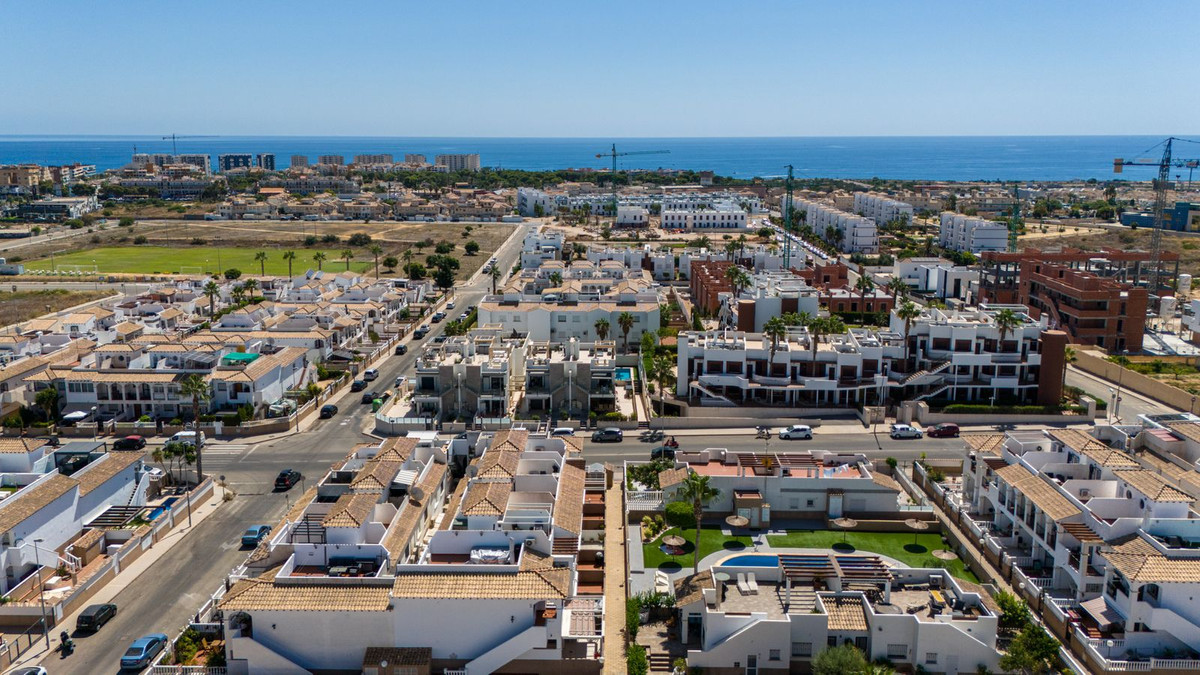 For sale - 2 Bedroom 2 Bathroom Apartment in Punta Prima - Punta Prima  - Alicante