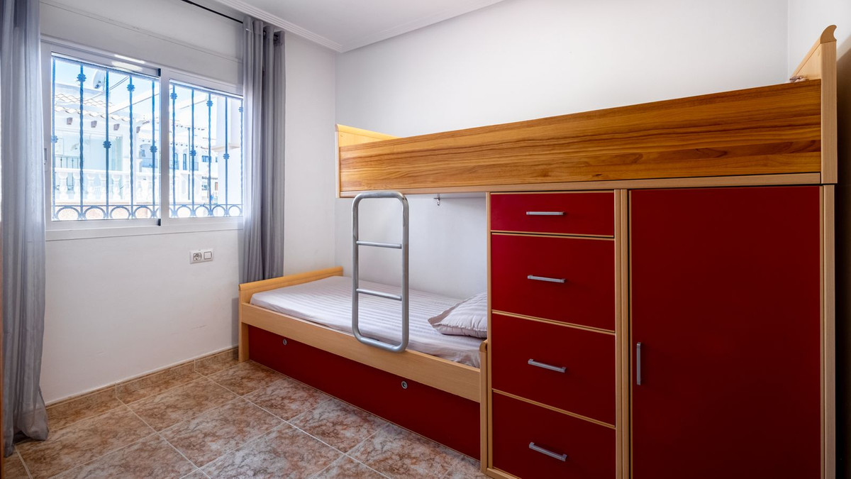 For sale - 2 Bedroom 2 Bathroom Apartment in Punta Prima - Punta Prima  - Alicante