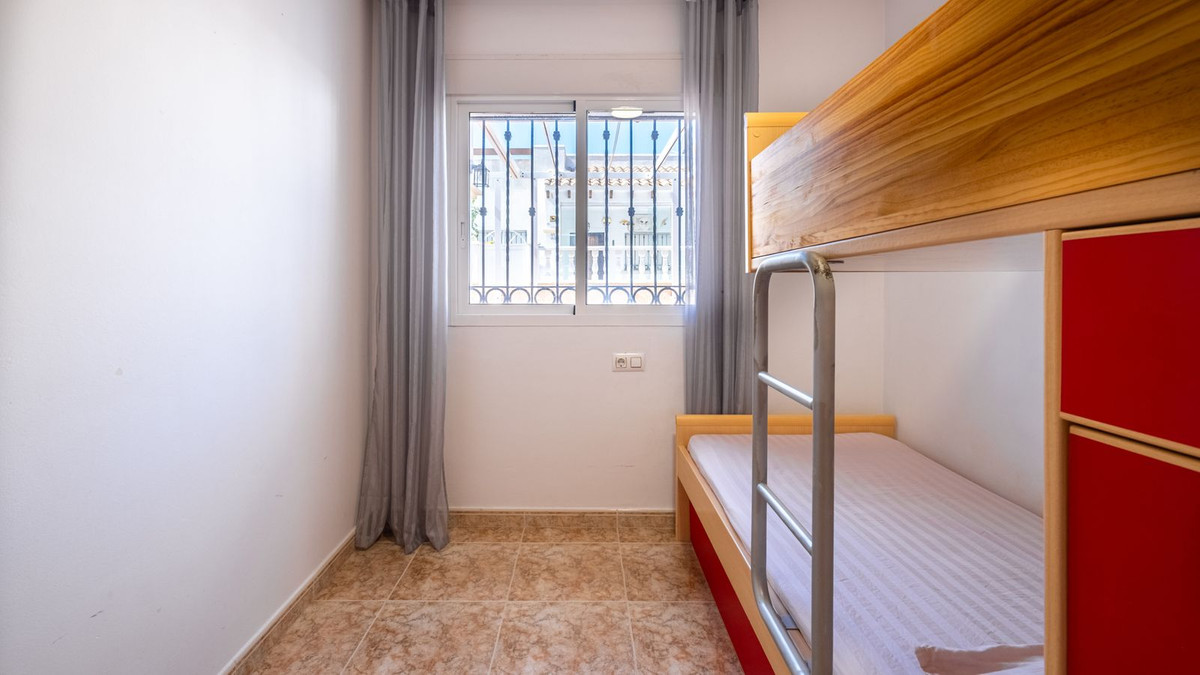 For sale - 2 Bedroom 2 Bathroom Apartment in Punta Prima - Punta Prima  - Alicante
