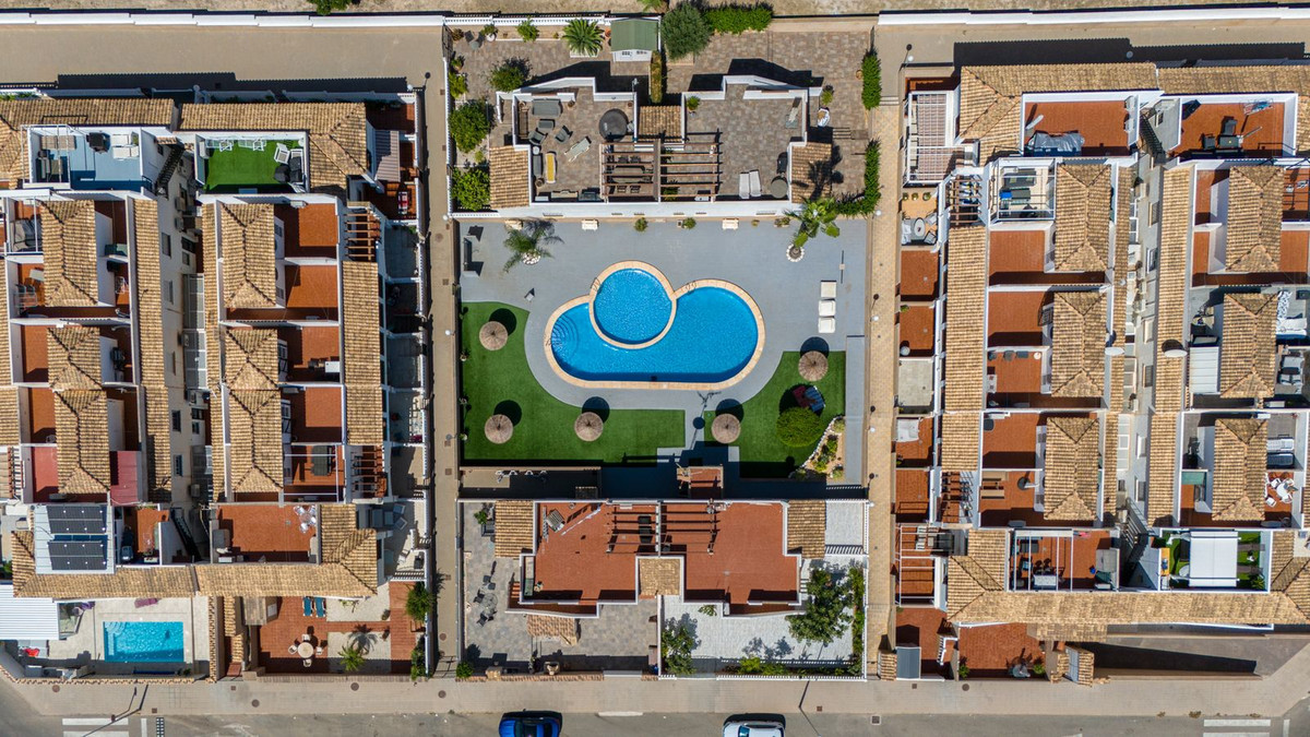 For sale - 2 Bedroom 2 Bathroom Apartment in Punta Prima - Punta Prima  - Alicante