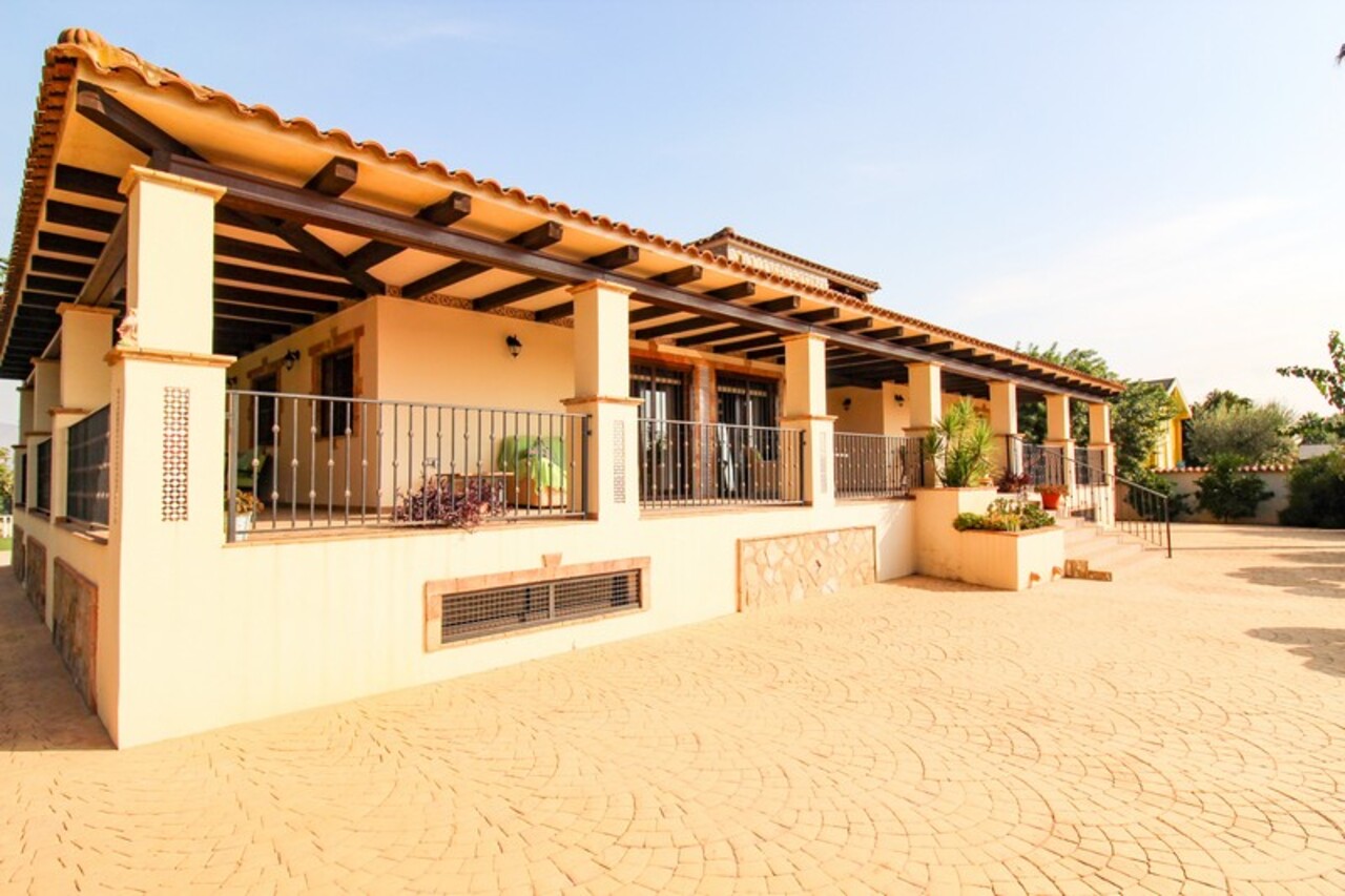 For sale - 4 Bedroom 2 Bathroom Villa in Bigastro - , Bigastro, Alicante, Spain - Alicante
