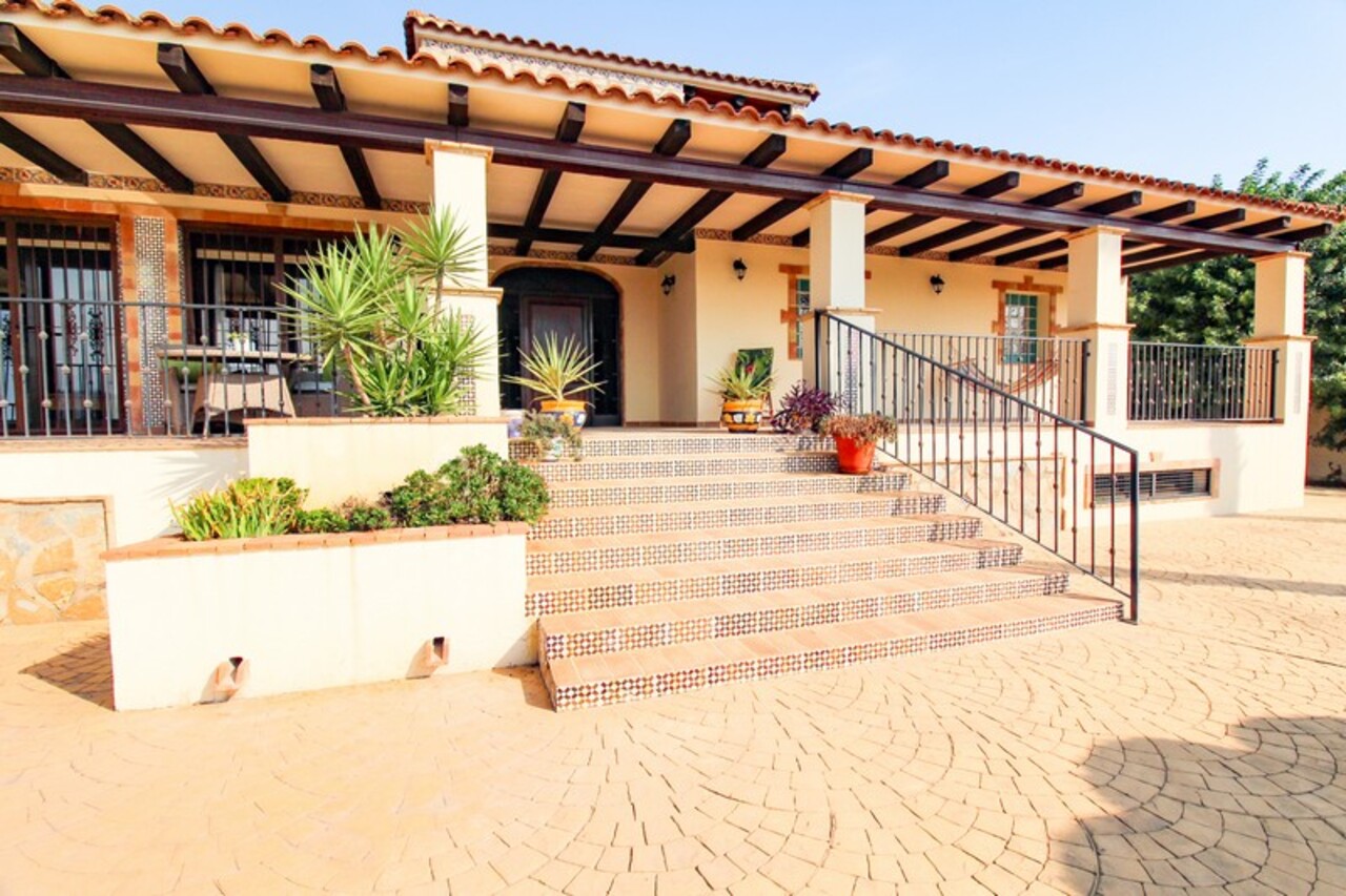 For sale - 4 Bedroom 2 Bathroom Villa in Bigastro - , Bigastro, Alicante, Spain - Alicante