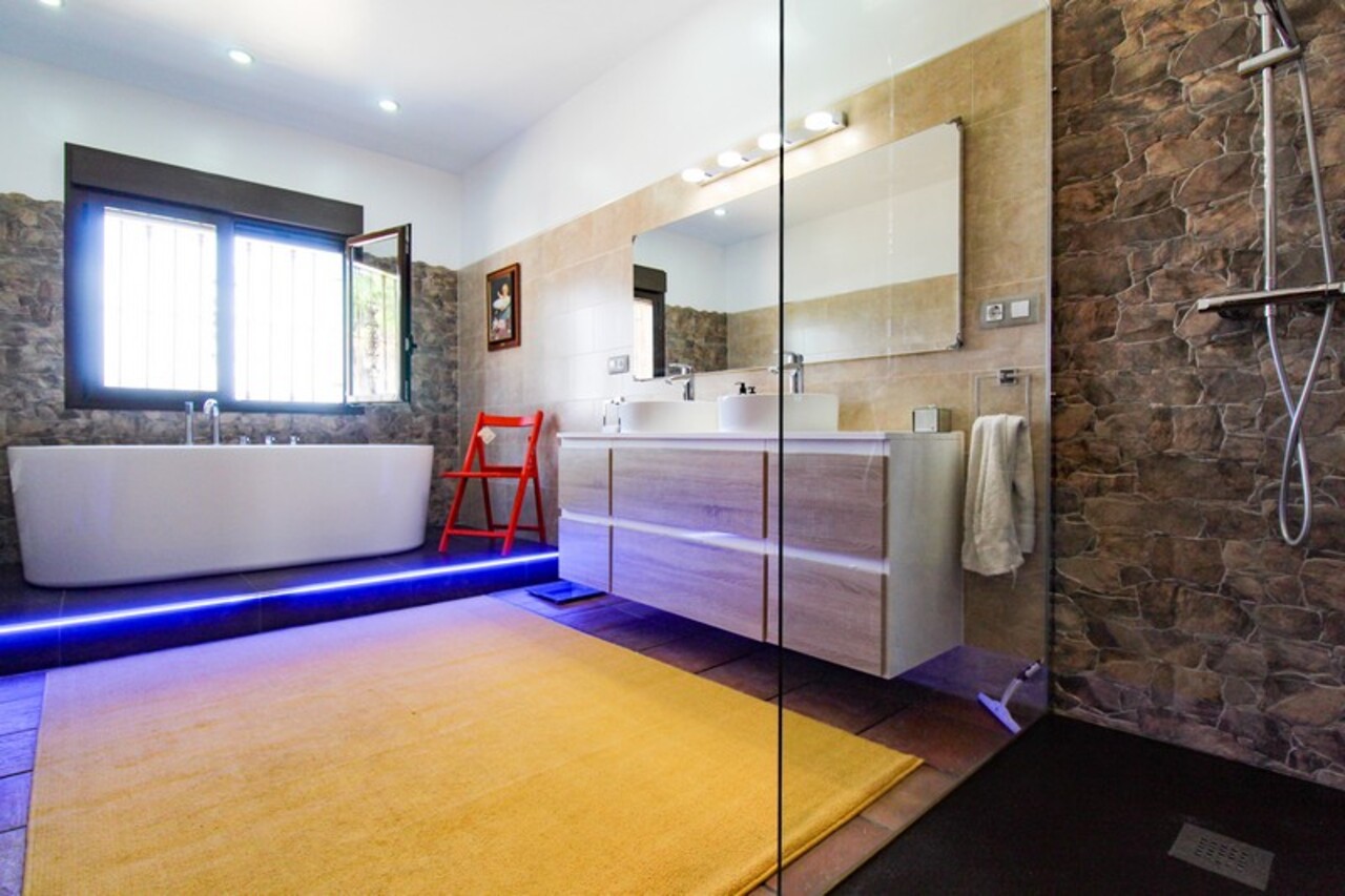 For sale - 4 Bedroom 2 Bathroom Villa in Bigastro - , Bigastro, Alicante, Spain - Alicante