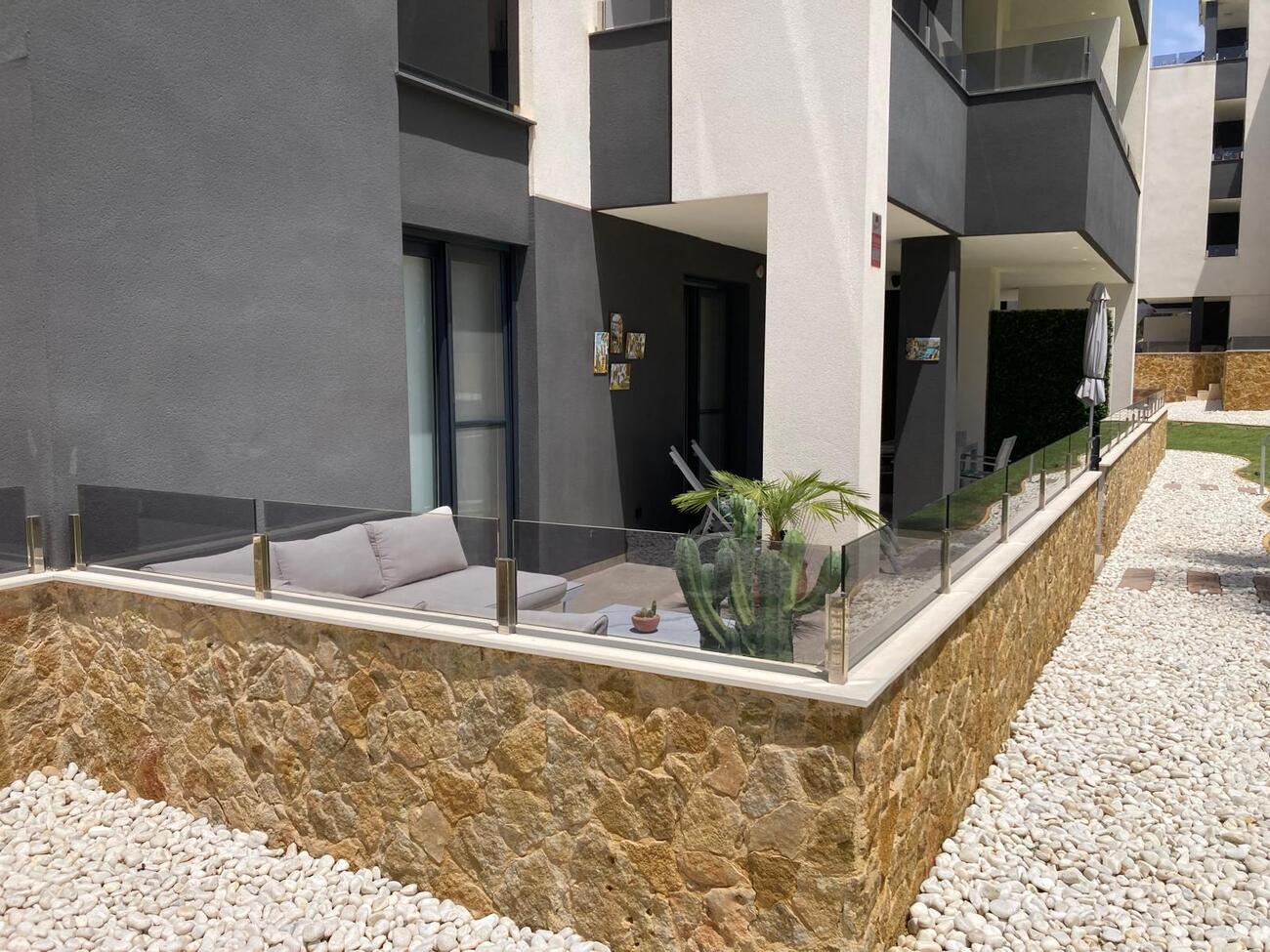 For sale - 2 Bedroom 2 Bathroom Apartment in Orihuela Costa - Costa Blanca  - Alicante