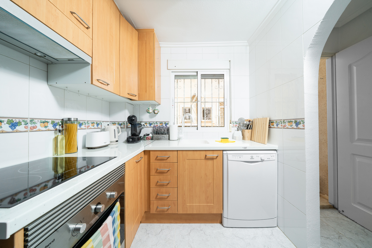 For sale - 4 Bedroom 2 Bathroom Town House in Playa Flamenca - Los Almendros - La Florida  - Alicante