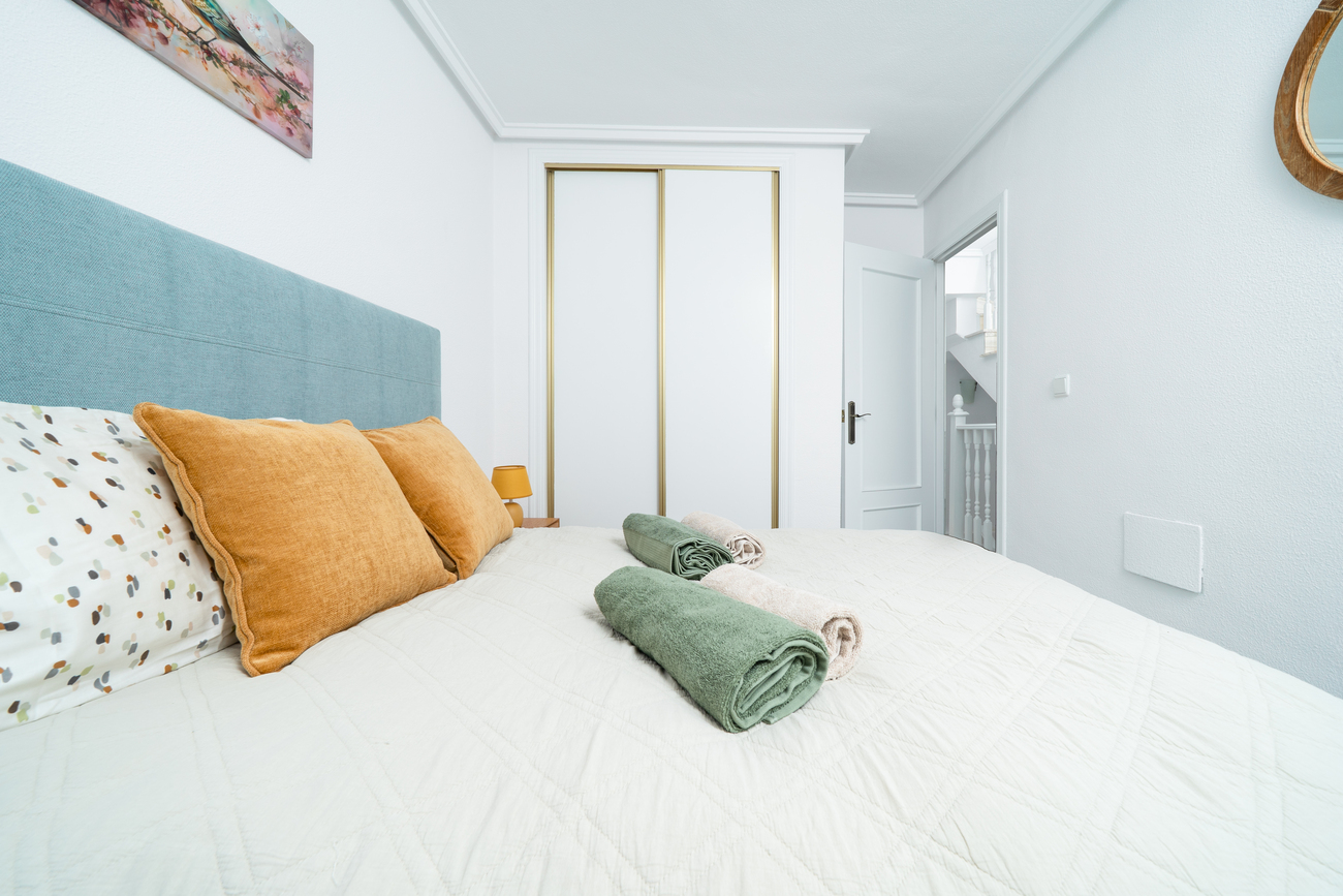 For sale - 4 Bedroom 2 Bathroom Town House in Playa Flamenca - Los Almendros - La Florida  - Alicante