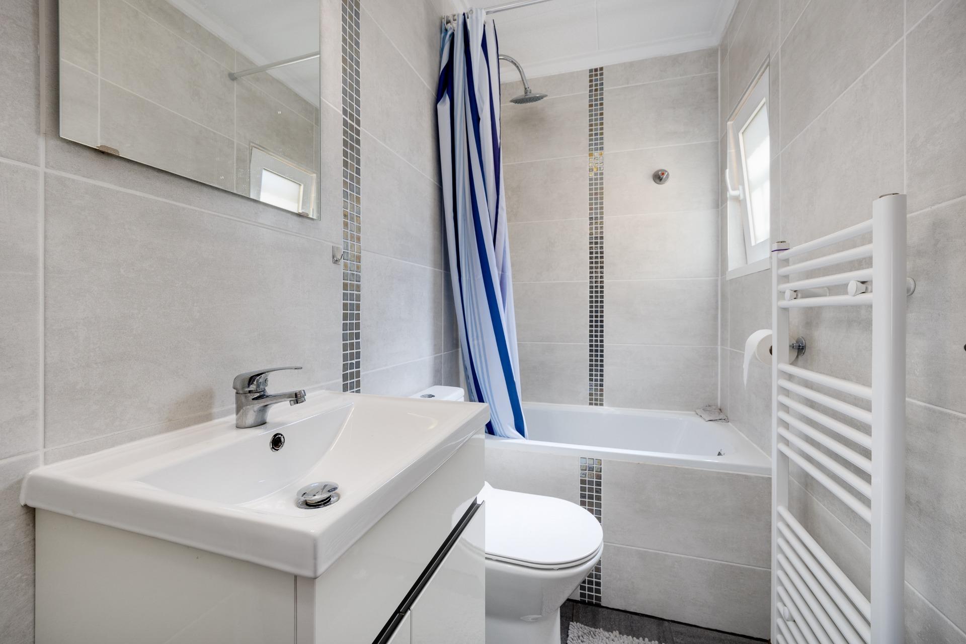 For sale - 3 Bedroom 2 Bathroom Villa in San Fulgencio - La Marina  - Alicante