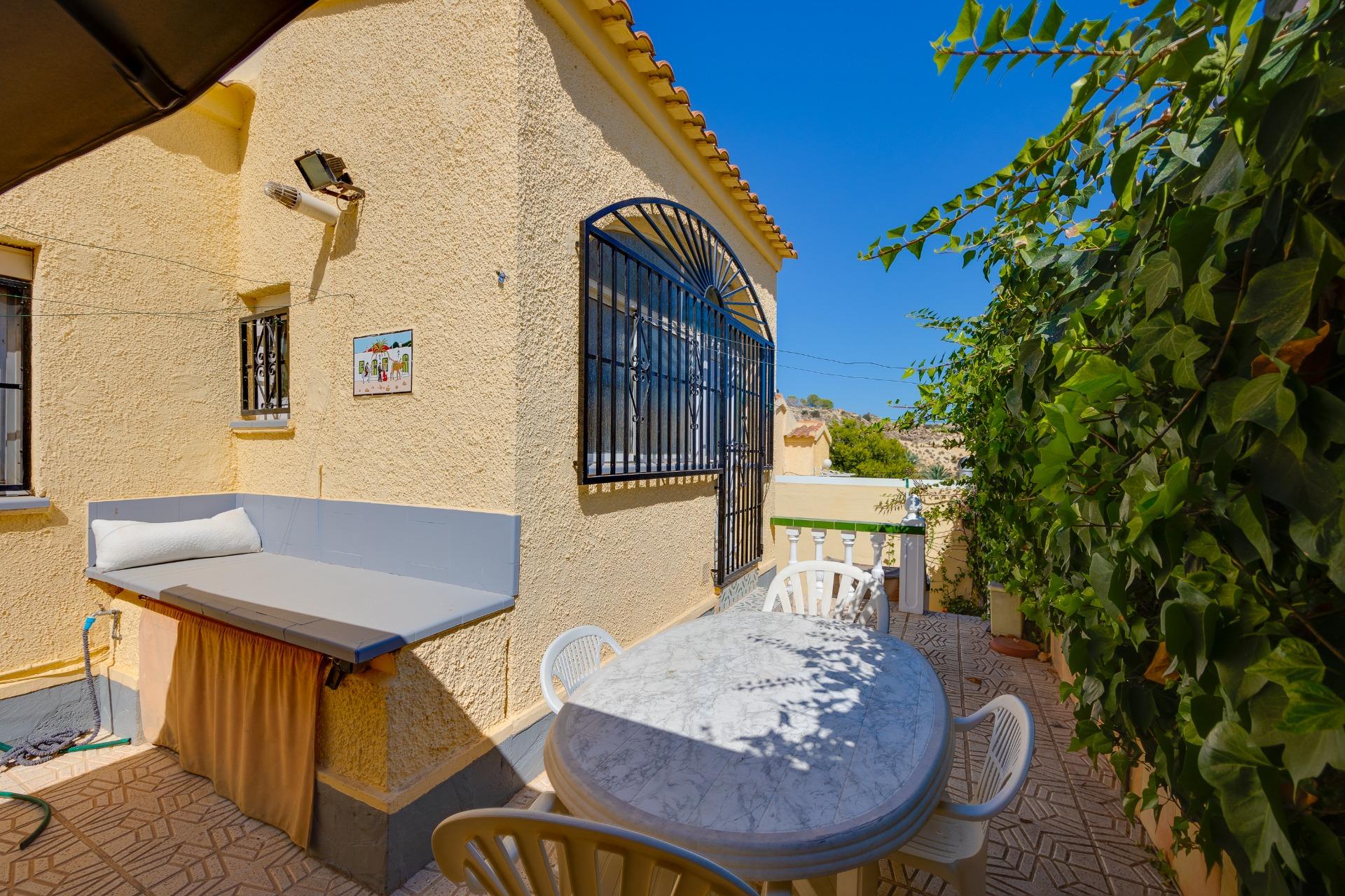 For sale - 3 Bedroom 2 Bathroom Villa in San Fulgencio - La Marina  - Alicante