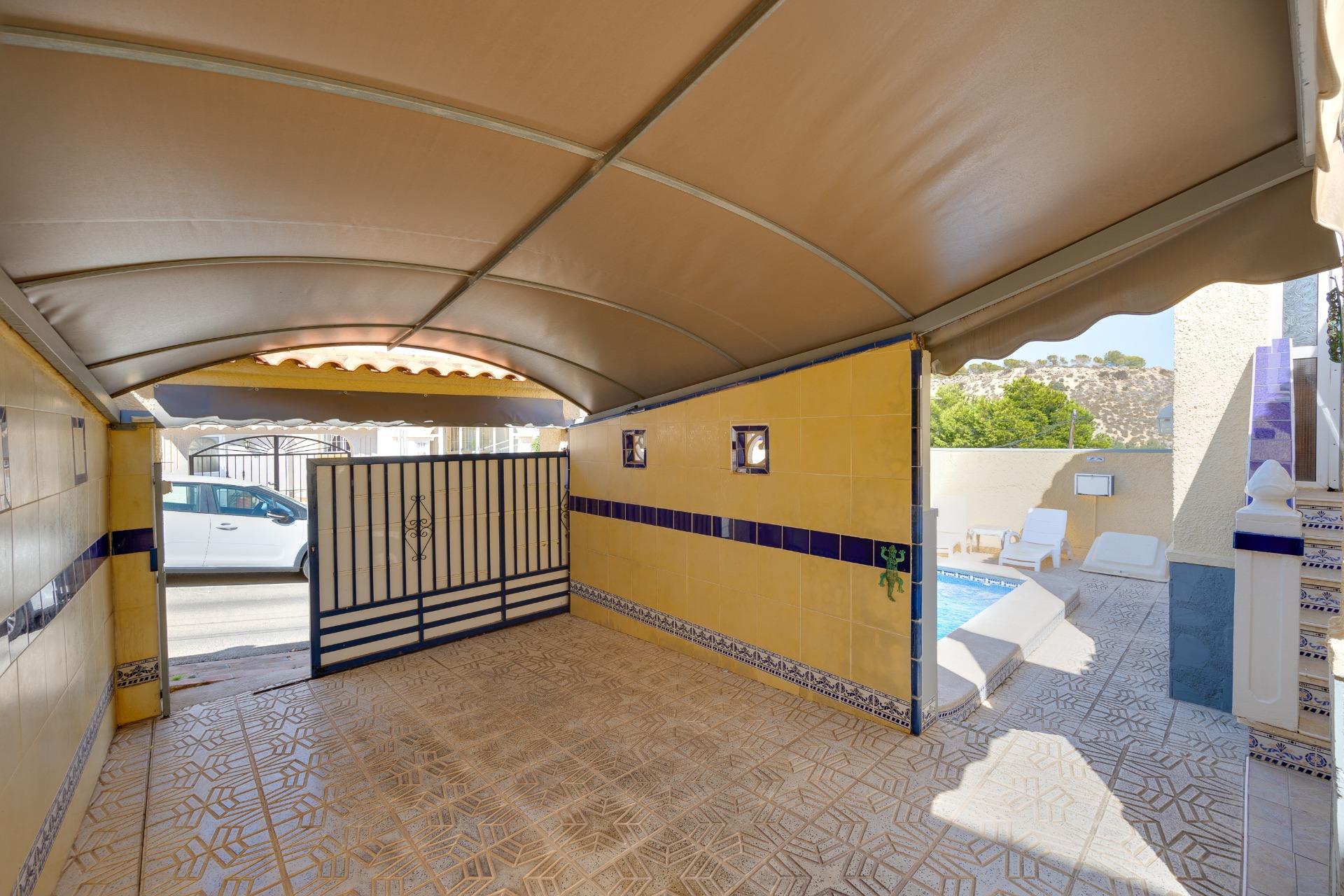 For sale - 3 Bedroom 2 Bathroom Villa in San Fulgencio - La Marina  - Alicante