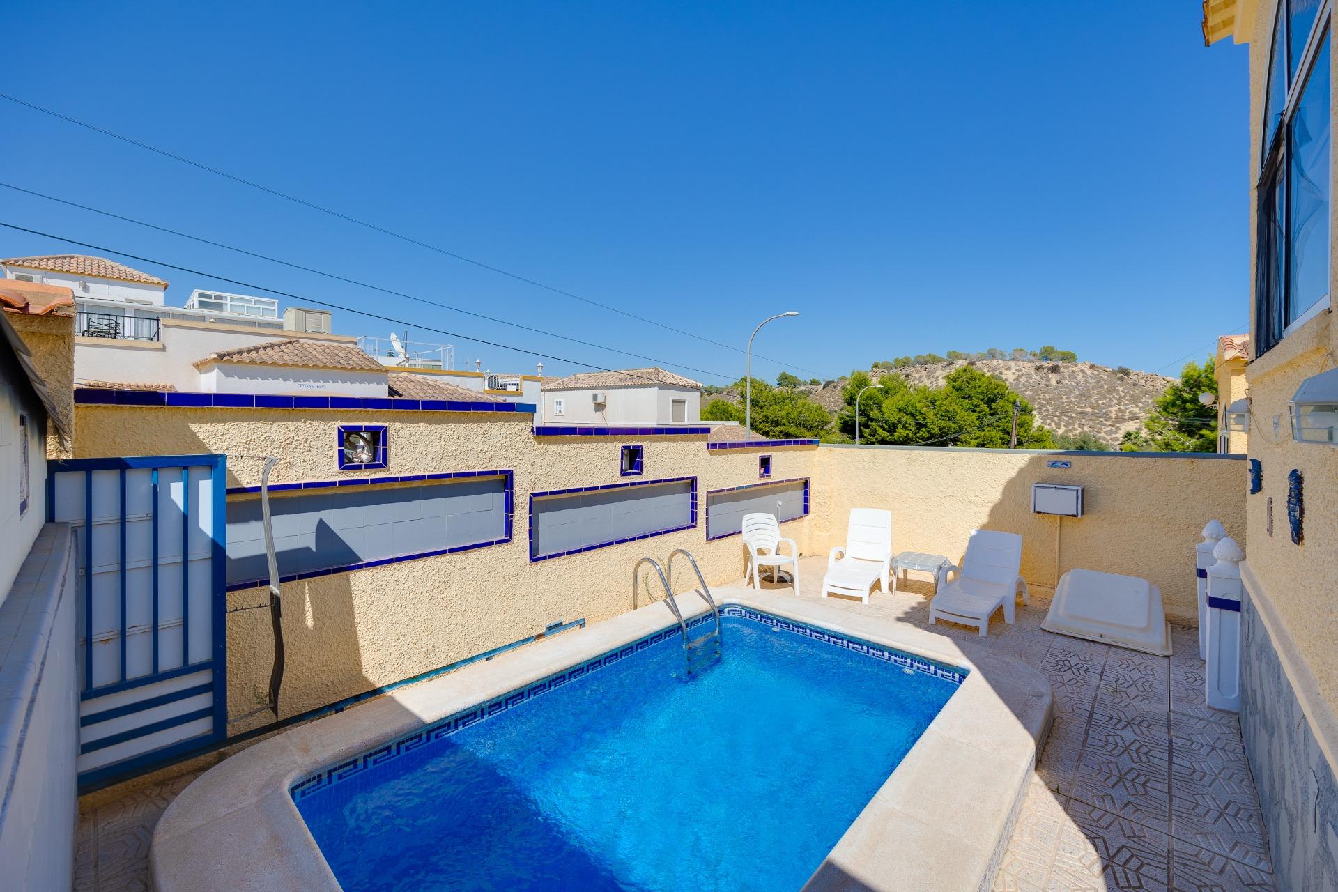 For sale - 3 Bedroom 2 Bathroom Villa in San Fulgencio - La Marina  - Alicante