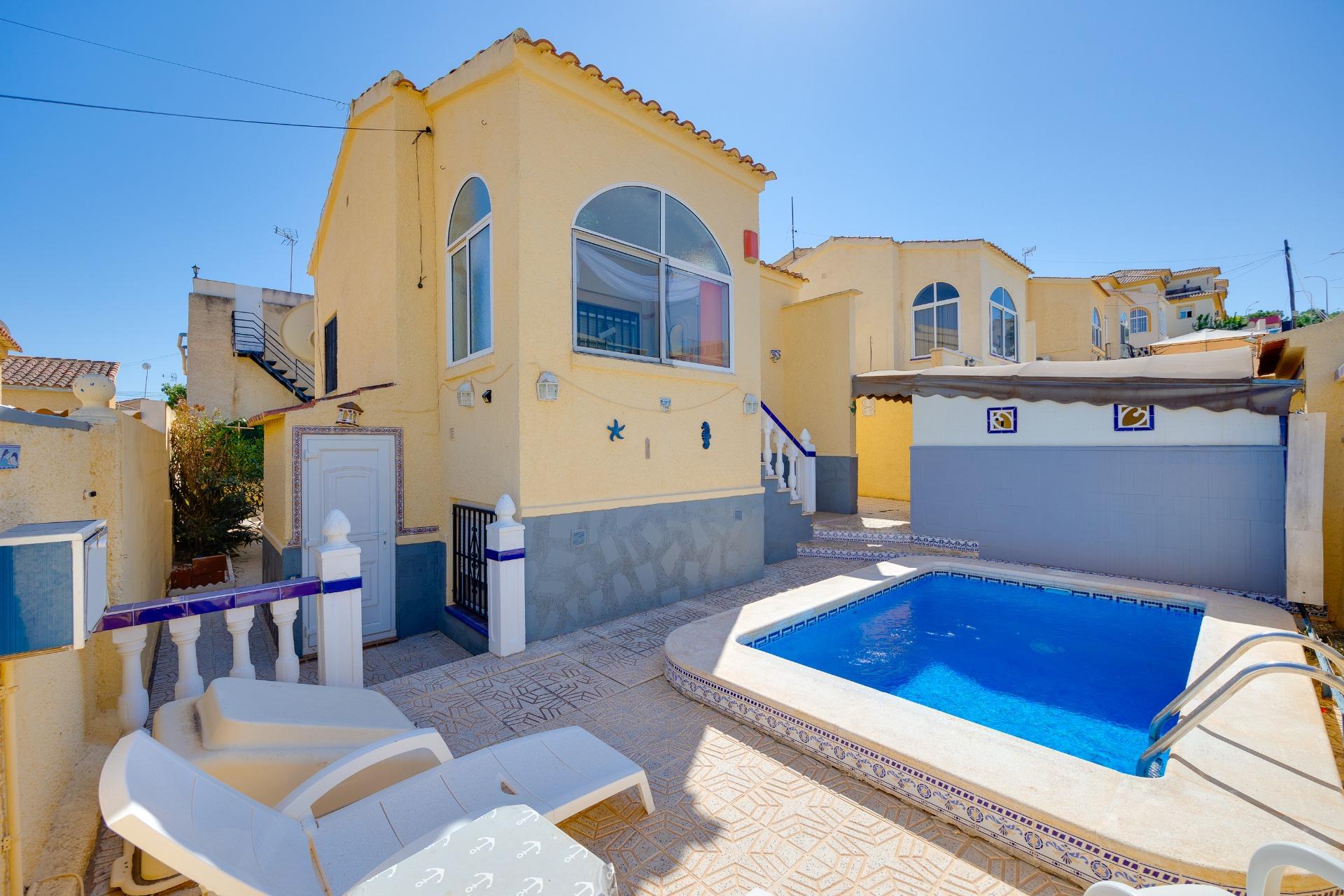 For sale - 3 Bedroom 2 Bathroom Villa in San Fulgencio - La Marina  - Alicante