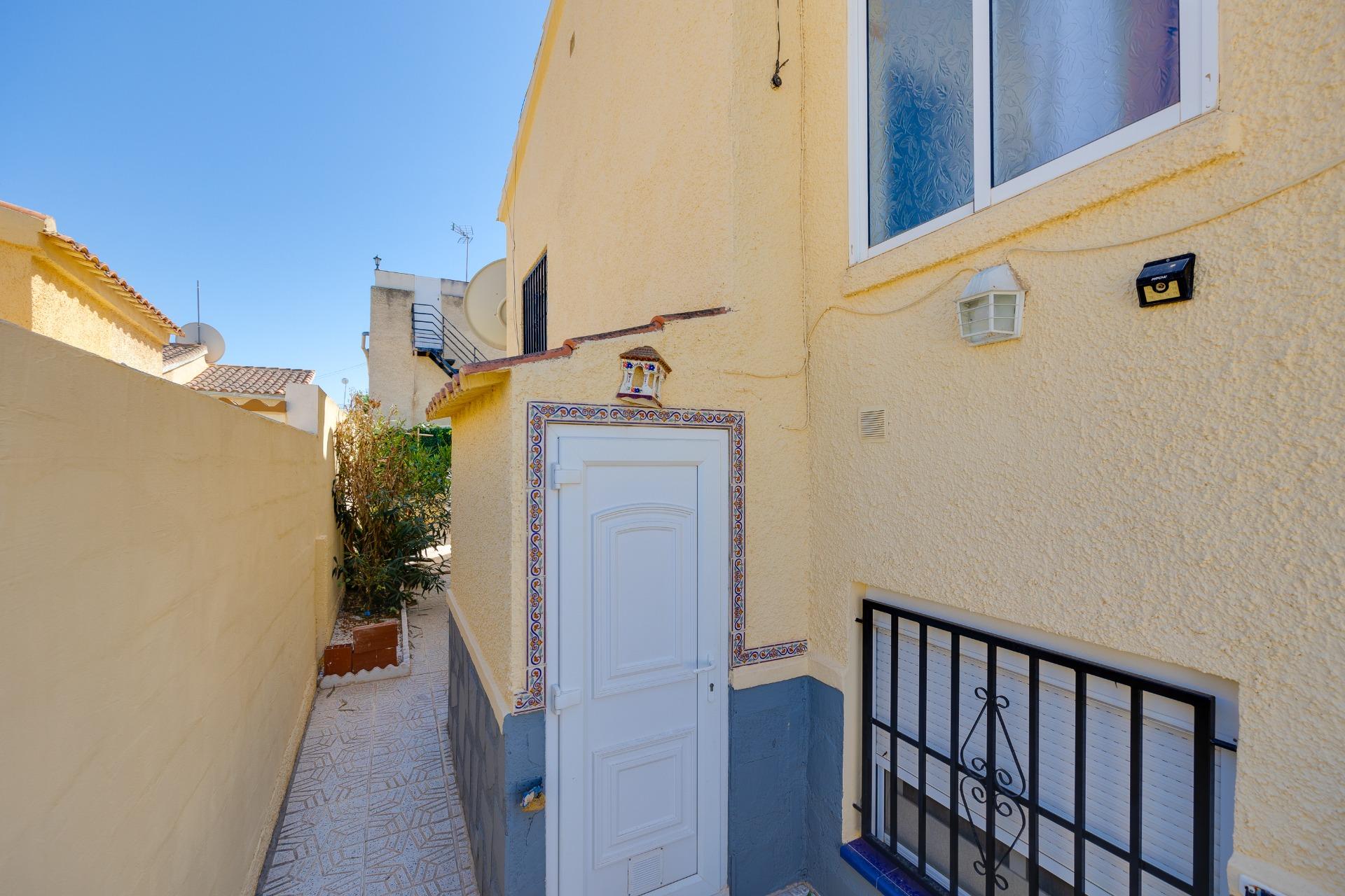 For sale - 3 Bedroom 2 Bathroom Villa in San Fulgencio - La Marina  - Alicante