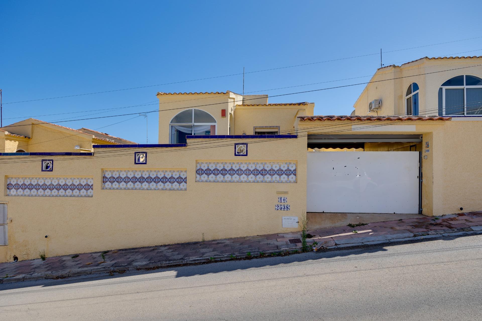 For sale - 3 Bedroom 2 Bathroom Villa in San Fulgencio - La Marina  - Alicante