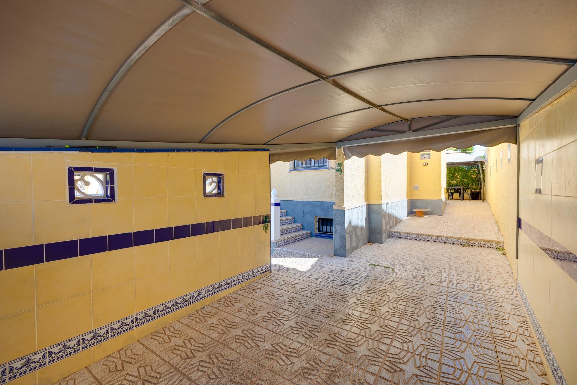 For sale - 3 Bedroom 2 Bathroom Villa in San Fulgencio - La Marina  - Alicante