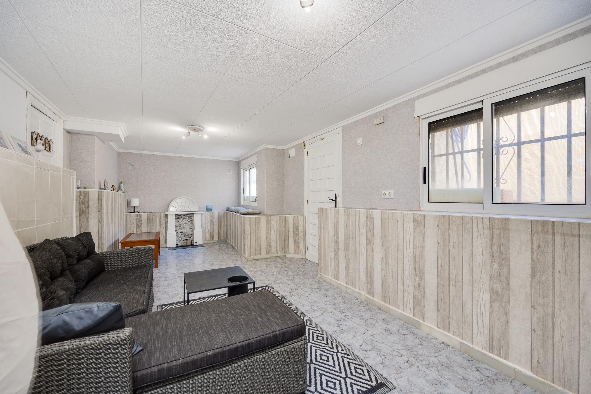 For sale - 3 Bedroom 2 Bathroom Villa in San Fulgencio - La Marina  - Alicante