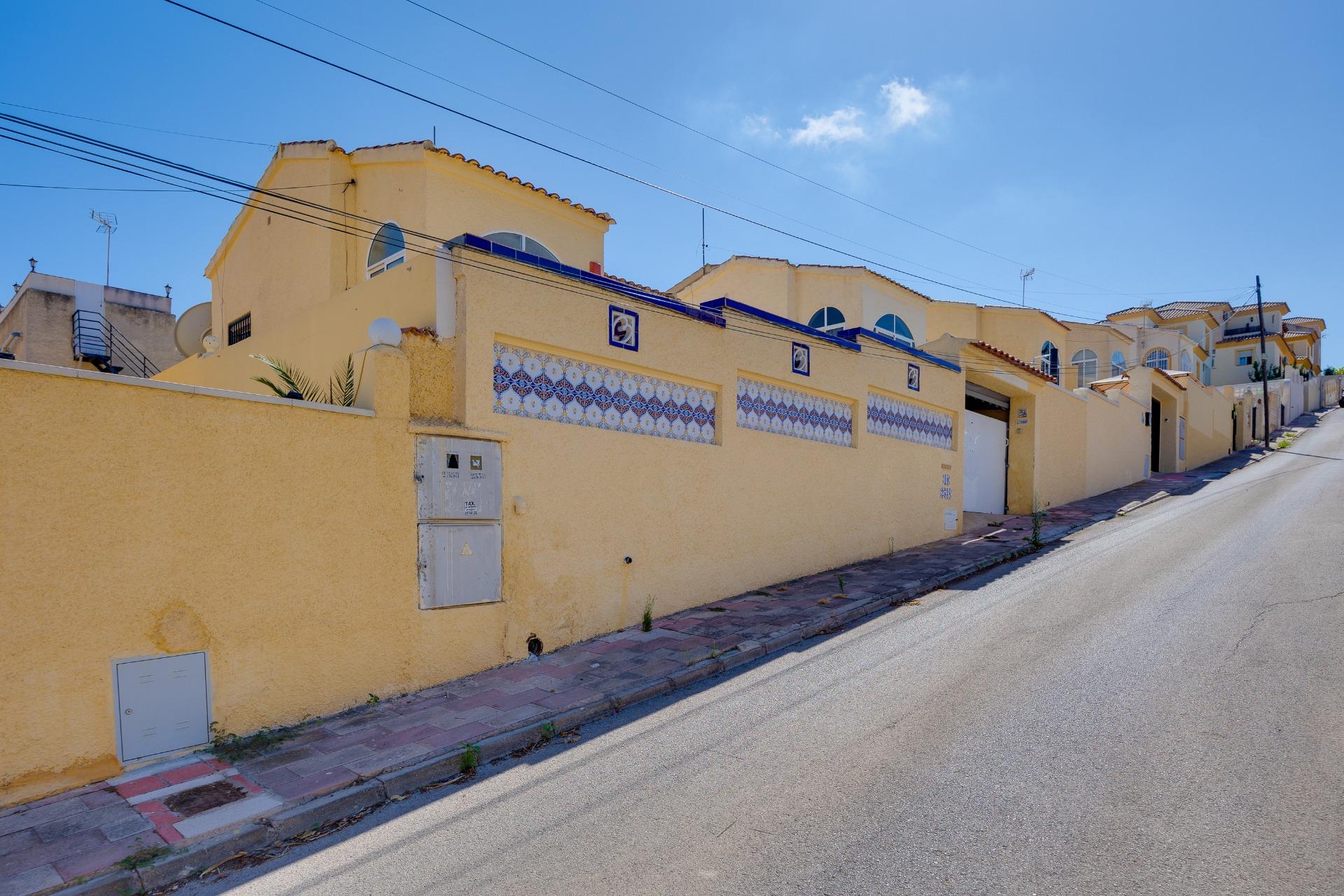 For sale - 3 Bedroom 2 Bathroom Villa in San Fulgencio - La Marina  - Alicante