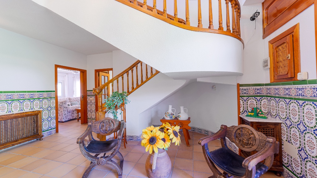 For sale - 7 Bedroom 4 Bathroom Villa in Campoamor - Campoamor  - Alicante