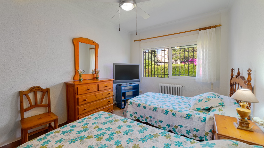 For sale - 7 Bedroom 4 Bathroom Villa in Campoamor - Campoamor  - Alicante