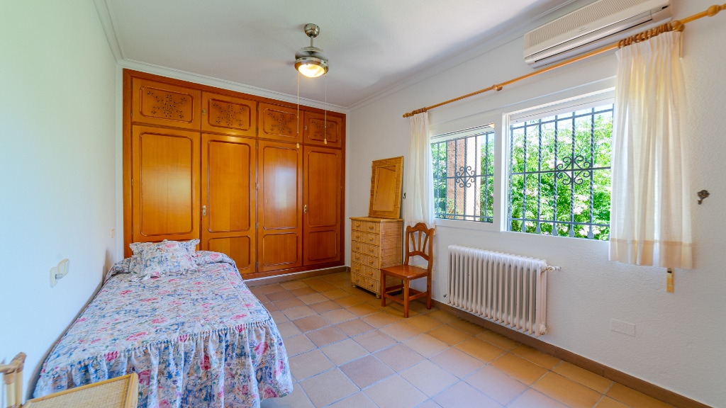 For sale - 7 Bedroom 4 Bathroom Villa in Campoamor - Campoamor  - Alicante