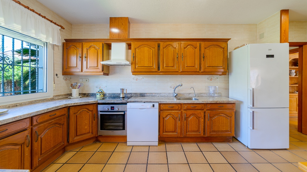 For sale - 7 Bedroom 4 Bathroom Villa in Campoamor - Campoamor  - Alicante