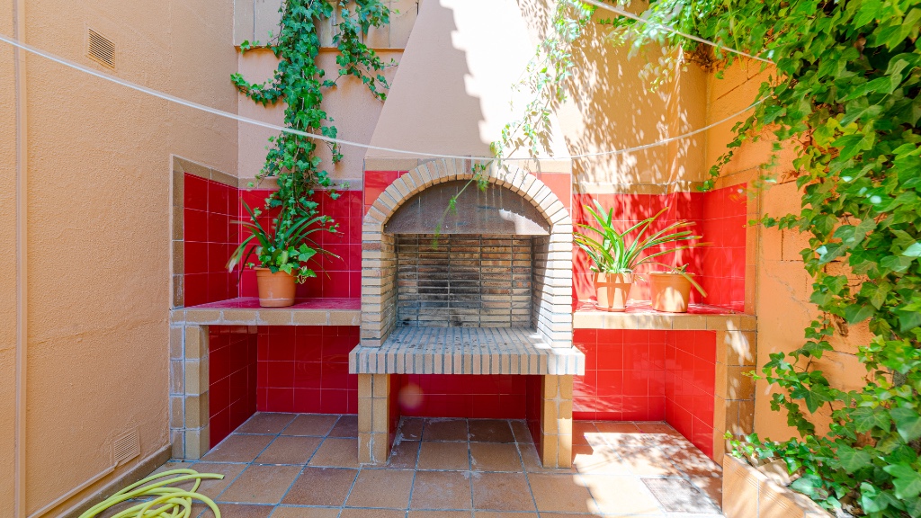 For sale - 7 Bedroom 4 Bathroom Villa in Campoamor - Campoamor  - Alicante